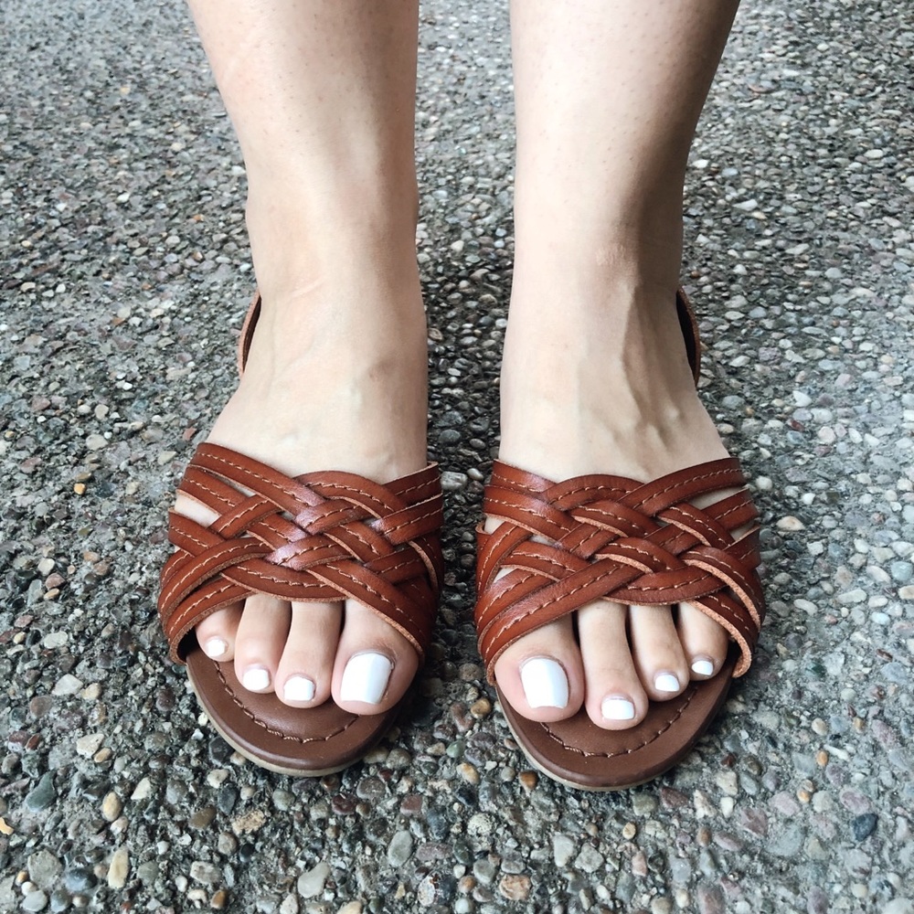Huarache Style Sandals🌹